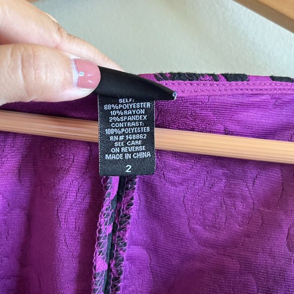 Torrid Floral Hi-Lo Peplum Top Purple Rose Size 2 US Size 2X V Neck Sleeveless - Picture 5 of 6